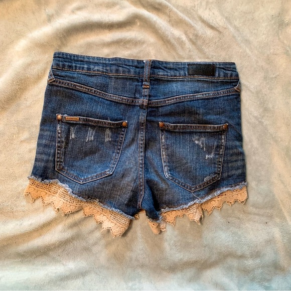 Celebrity Pink denim shorts - Picture 3 of 3